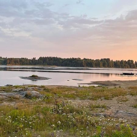 Attraktiv & Smart Funkishytte Pa Nes Strandhager. Arnes  Экстерьер фото